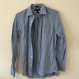 Tommy Hilfiger men’s dress shirt, size small